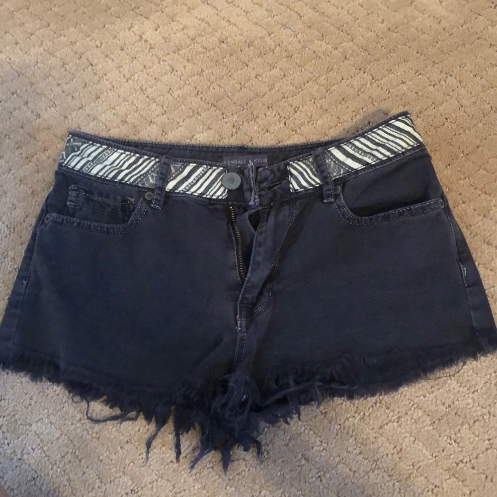 Kendall and Kylie black shorts SIZE 3